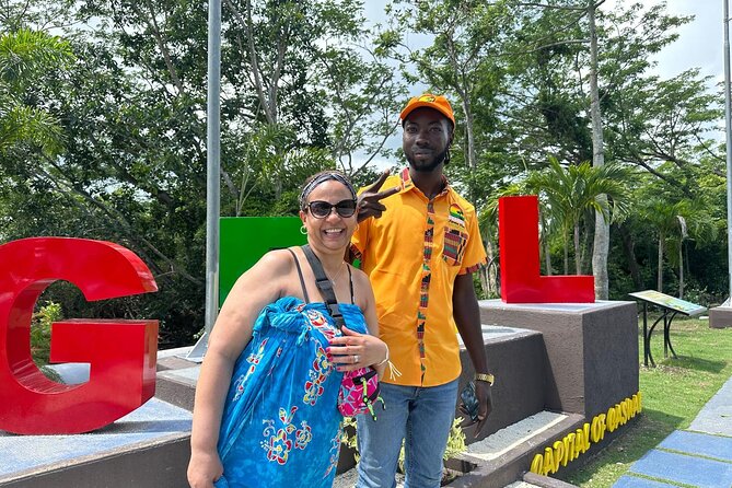 Negril, Seven Mile Beach, Rick's Cafe Private Day Tour - Rick’s Cafe cliffs: sunset culture, food, and the jump-or-watch choice