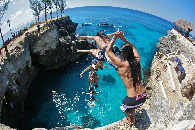 Negril Seven Miles Beach Day and Rick's Cafe Sunset Private Tour - Montego Bay to Negril: the Comfort Part You Actually Feel