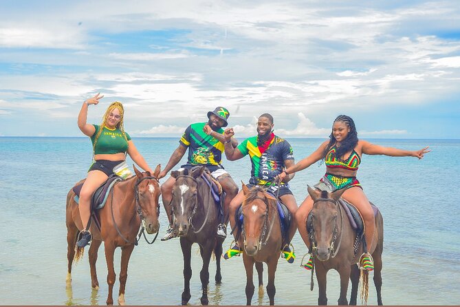 OCEAN HORSE-BACK RIDING & BAMBOO RAFTING + Limestone MASSAGE - Bamboo rafting on the Stann and St. Mary river: 45–60 minutes of glide