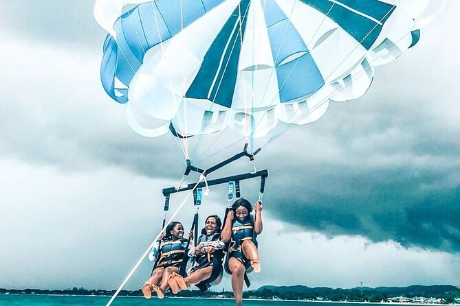 Parasailing, Blue Hole Mineral Spring, Seven Mile Beach - Who this tour is best for (and who might not love it)