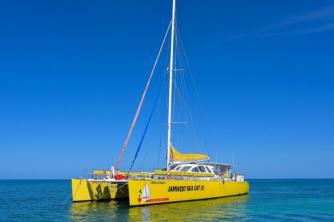Party Catamaran Sunset Ricks Cafe Negril Open Bar and DJ - Drinks and jerk food: the real reason the day keeps moving