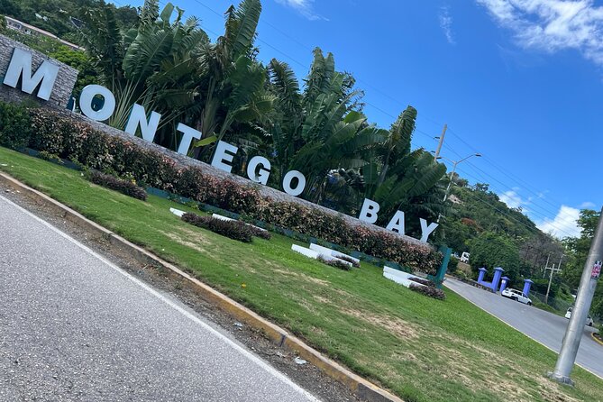 Private Airport Transfer Montego Bay hotels and Falmouth Hotels - Finding Your Driver: Section A and a Smooth First Ten Minutes