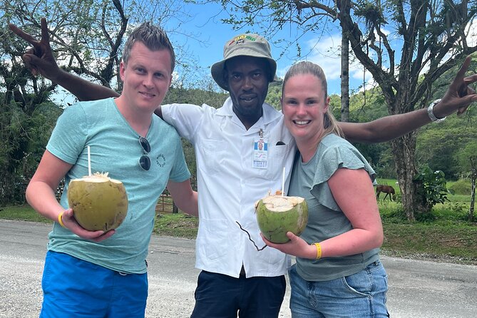 Private Airport Transfer to Hotels and Airbnb in Montego Bay - From plane to van: how the meet-up usually goes