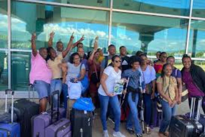 Private Airport Transfers to/from Hotels in Montego Bay - The 15–20 minute ride: comfort, A/C, and what your driver can do for you