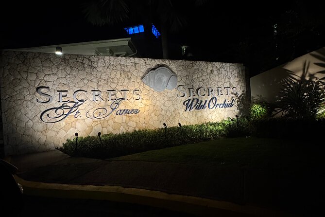 Private Airport Transfers To Montego Bay Hotels - MBJ Landing: Column E Meet-and-Greet and Luggage Help
