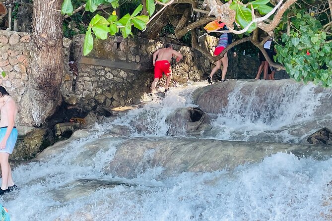 Private Dunn’s River Falls Experience + Blue Hole Secret falls - Dunn’s River Falls Climb: The 600-Foot Waterfall and How to Enjoy It