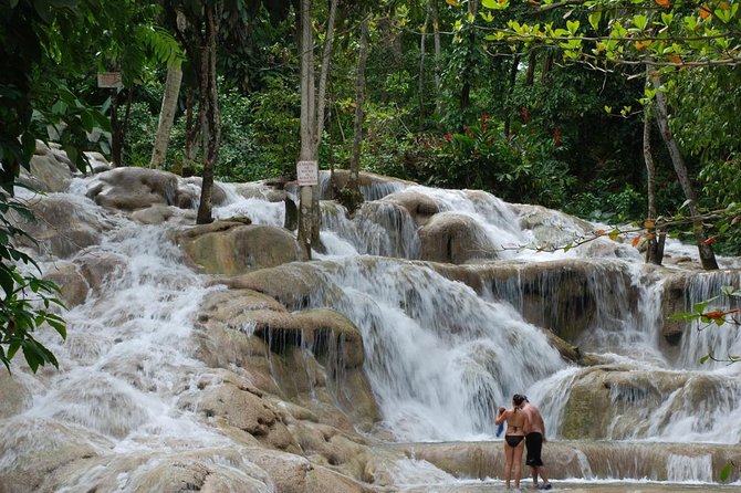 [PRIVATE] Dunn's River Falls with Entrance Fees - Ocho Rios lunch and shopping time without the scramble