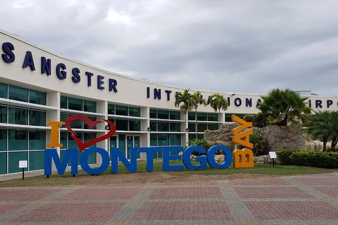 Private Montego Bay Airport Transfer to Hotels in Montego Bay - Air-conditioned comfort, plus small extras that actually help