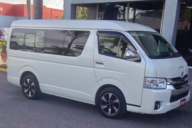 Private Montego Bay Airport Transfer to Montego Bay Hotels - Meeting the Right Person: The Name-Sign Airport Pickup