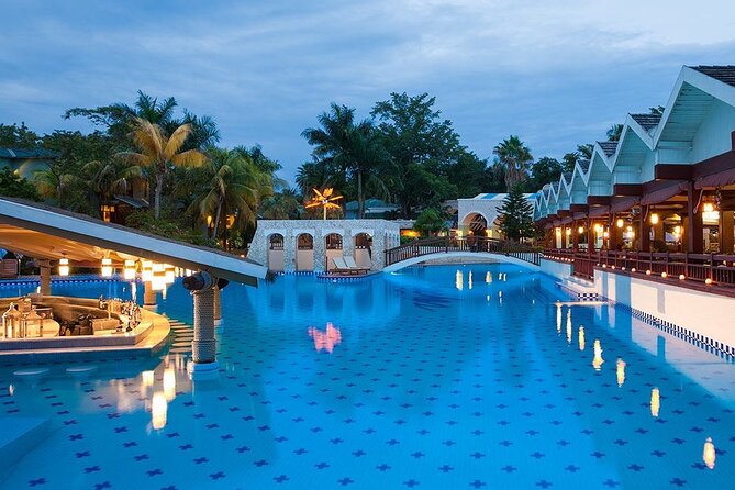 Private Montego Bay Jamaica Airport Transfer to Hotels in Negril - Private MBJ to Negril Transfer: what you get in that first hour
