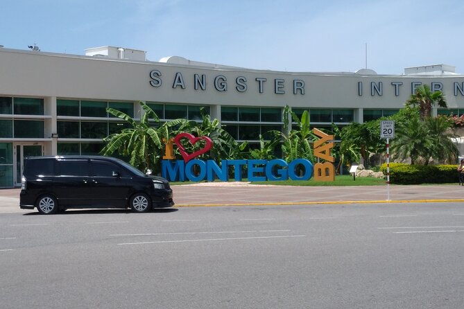 Private Round Trip Airport Transfer from Montego Bay to Negril - Small Extras That Add Up: Water, Mobile Tickets, and Careful Driving