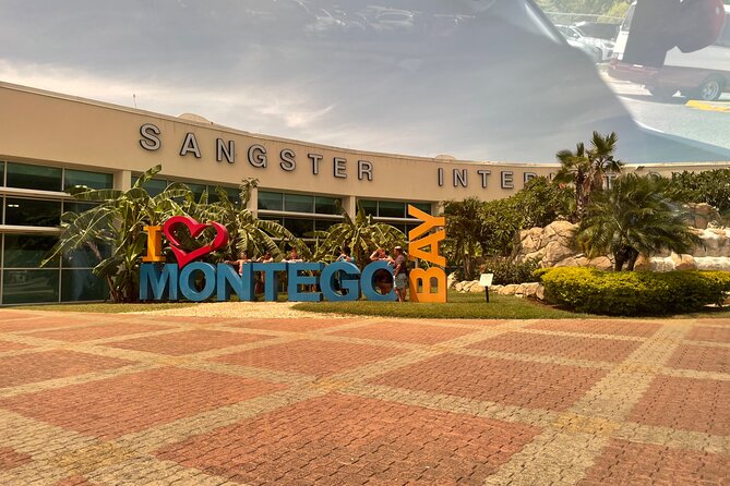 Private Round-Trip Airport Transportation to Negril from MBJ - Entering Negril mode: what makes this transfer work