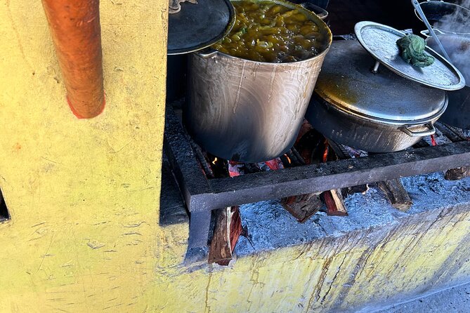 Private Seafood Tour and Floyds Pelican Bar or Black River Safari - Arawak’s Rest Stop: Brown Stew Fish and the Comfort Food Culture