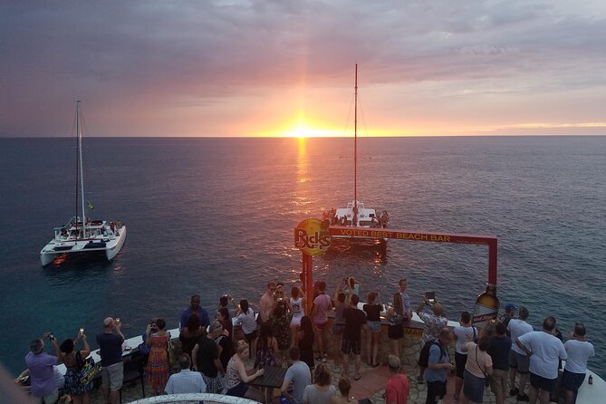 Private Tour of Negril Beach and Sunset at Ricks Cafe - Key things I’d notice right away