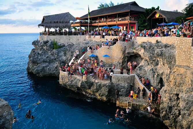 Private Tour of Negril Beach and Sunset at Ricks Cafe - Comfort and Convenience: Air-Conditioned Private Transfers With WiFi and Bottled Water