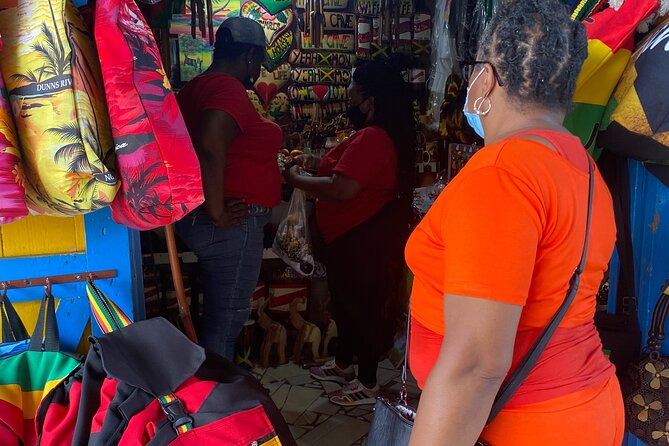 Private Tour Souvenir Shopping in Montego Bay - Souvenirs and liquor: what’s included vs what you pay for
