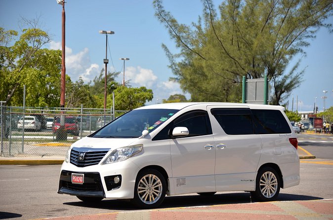 Private Transfer Between MBJ airport and Hotels in Montego Bay - Drivers who add local context without turning it into a tour