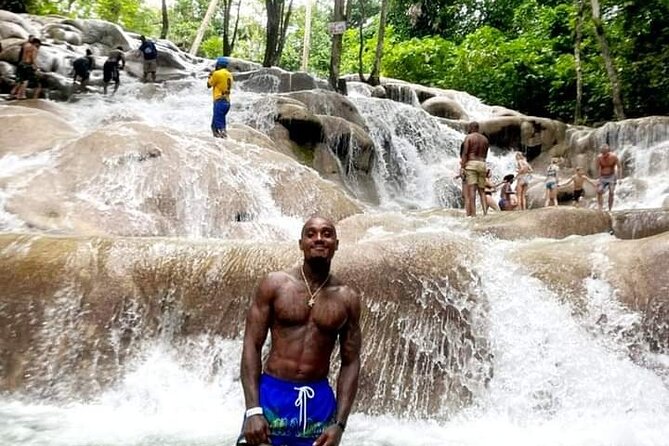 Private Transfer from Montego Bay to Dunns River Falls - Private pickup in Montego Bay that actually feels organized
