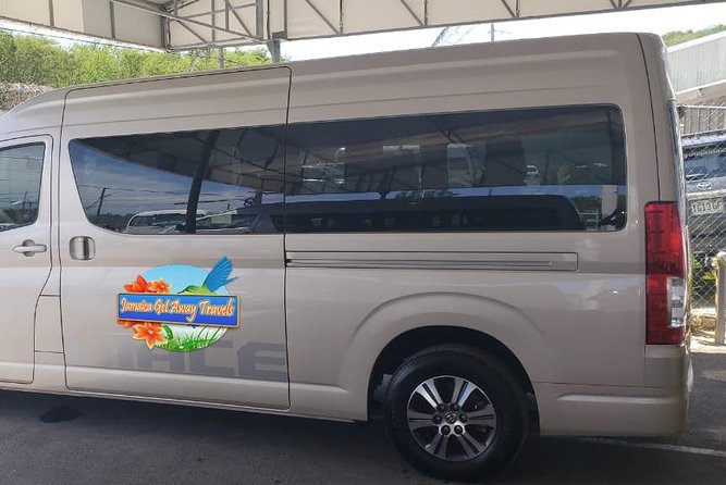 Private Transfer Montego Bay to Ocho Rios - Choosing the Right Vehicle: Car, Van, or Hiace