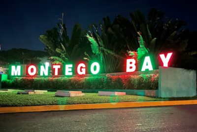 Private-Transfers from MBJ Airport to Montego Bay area hotels - The Van Setup: Private, Air-Conditioned, and Built for 1 to 7