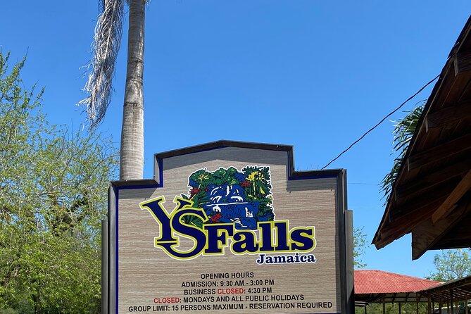 Private YS Falls and Zipline Tour from Montego Bay - A quick Montego Bay beach stop and the parking detail