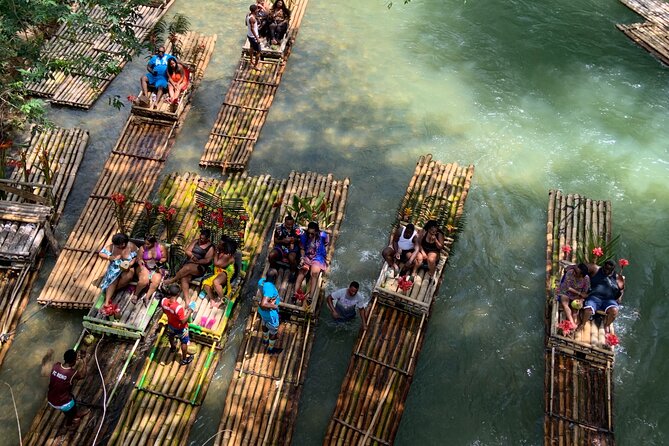 Rafting on the Martha Brae - On the water with your captain: pace, photos, and Jamaica’s river vibe