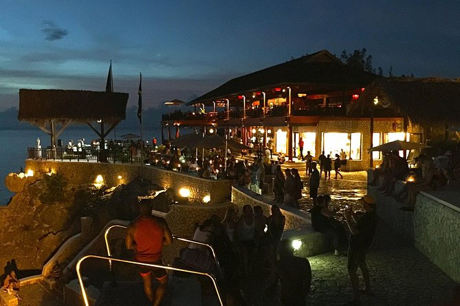 Rick's Café and Seven Mile Beach Private Tour - Private ride from Montego Bay: the value of going your own way