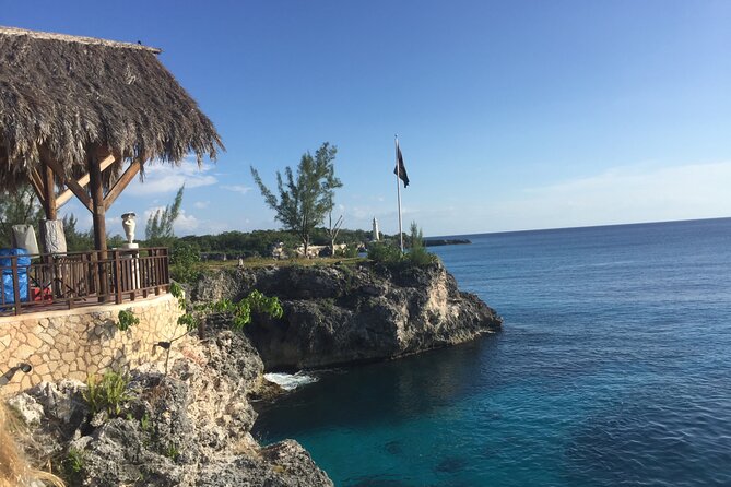 Ricks Cafe Party Cruise with Open Bar & DJ MONTEGO BAY RESORTS - Sailing to Rick’s Cafe: Watching the Cliff-Jump Show (With a Docking Plan)