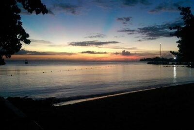 Ricks Cafe + Shopping - Rick’s Cafe at sunset: photos, music, and cliff-jumping energy