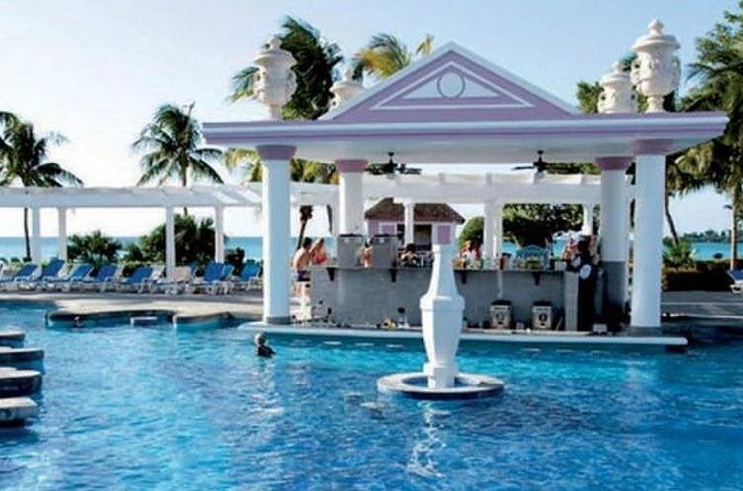 Riu Palace Tropical Bay Resort Private Airport Transfer - Vehicle Size Up to 15 People: Designed for Groups, Not Just Couples