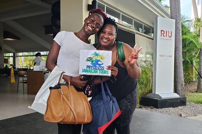 RIU Reggae Palace and RIU Montego Bay Private Airport Transfer - The ride details: smooth, A/C, and ready to help