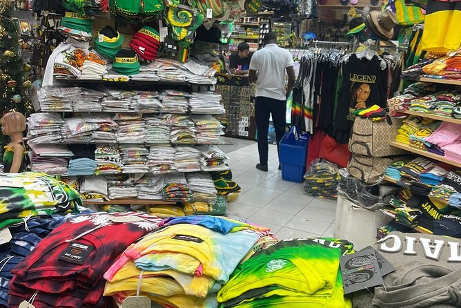 Scuba Diving and shopping on the Hipstrip. - Hipstrip (Jimmy Cliff Boulevard) gift shops: how the shopping stop saves time