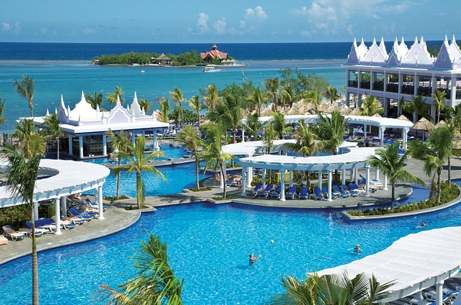Transfer from/to Airport, Riu Reggae, Riu Montego Bay, Riu Palace - Dropping you at RIU Reggae, RIU Montego Bay, and RIU Palace